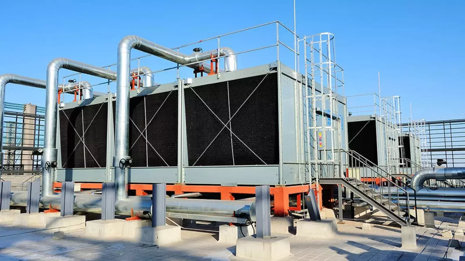 หลักการทำงานของ Cooling Tower / คูลลิ่งทาวเวอร์ คืออะไร มีกี่แบบ ส่วนประกอบ